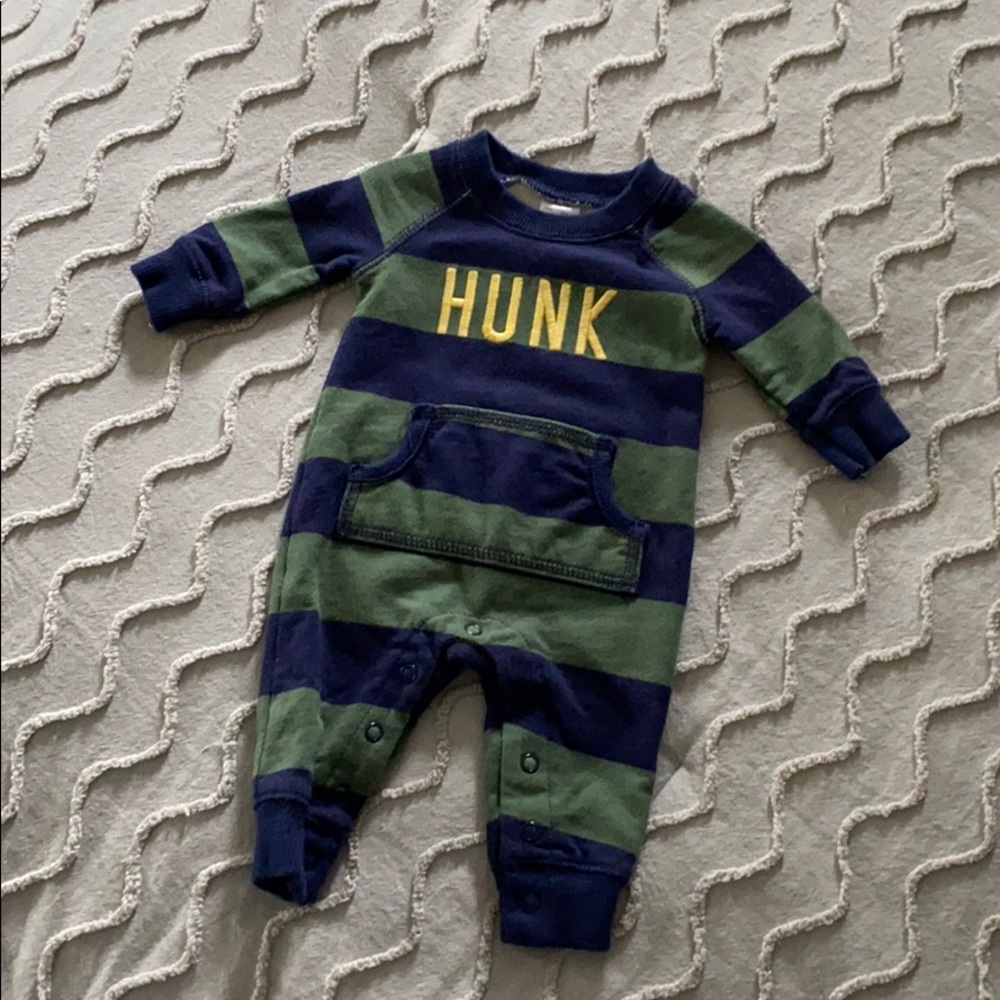 🌵Carters NB Hunk Bodysuit